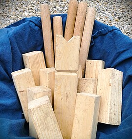 Banner Archäologie-Club "Mit Sägen und Feilen zum Wikingerschach"