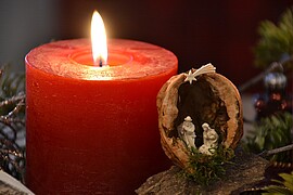 Banner Adventskranz in Datting - Entzünden der 2. Kerze