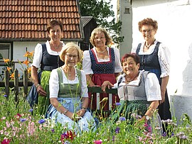 Banner Erntedankgottesdienst - Frauengesang und Stubnmusi