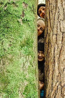 Banner Mit Hand und Herz zu mehr Selbstvertrauen