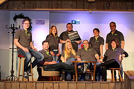 Banner Theater: "Eins, zwei, drei - Ob'n rum frei!"
